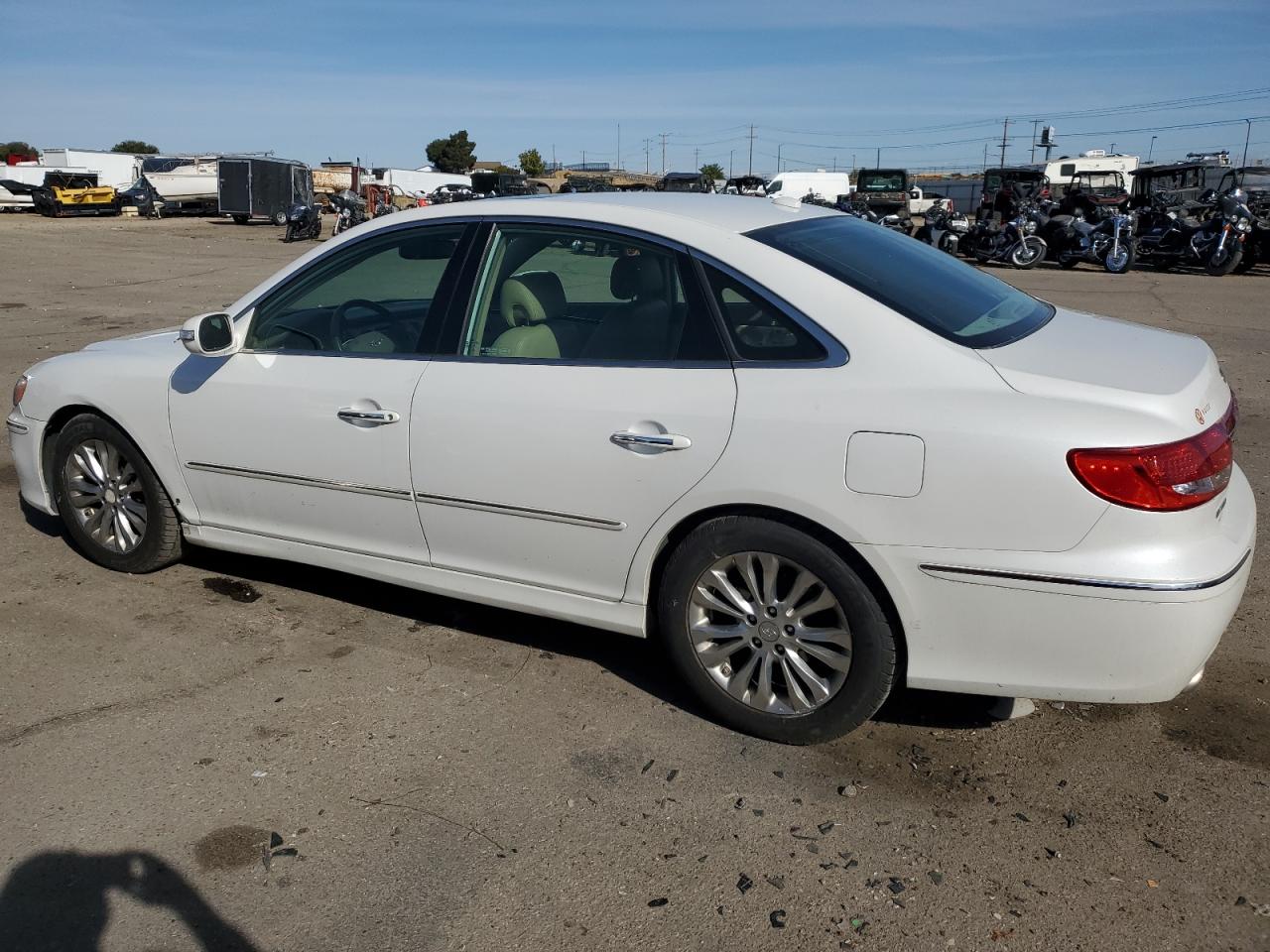 Lot #2940736327 2011 HYUNDAI AZERA GLS