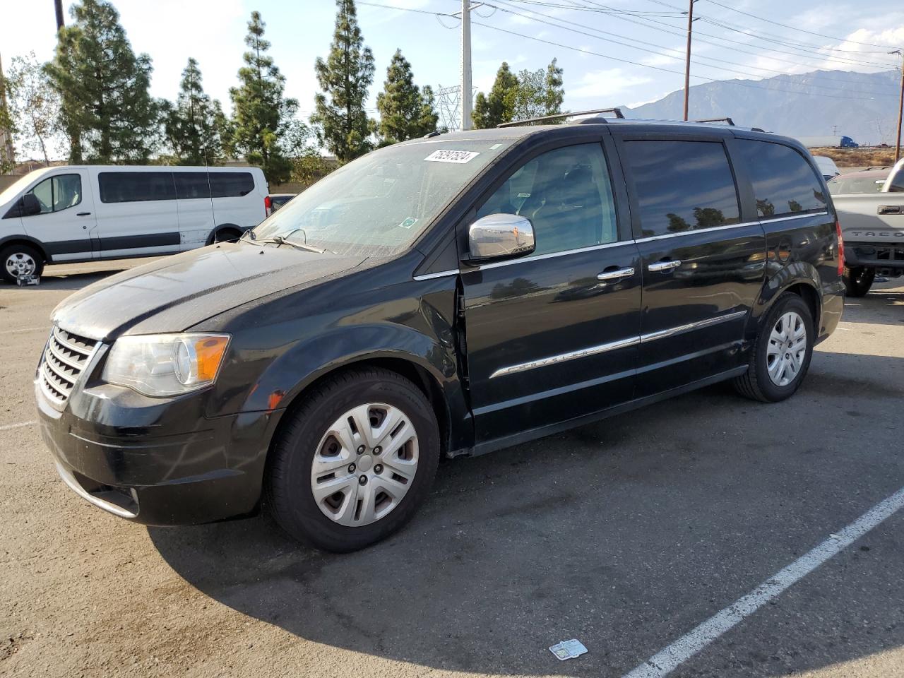 Lot #2909950047 2011 CHRYSLER TOWN & COU