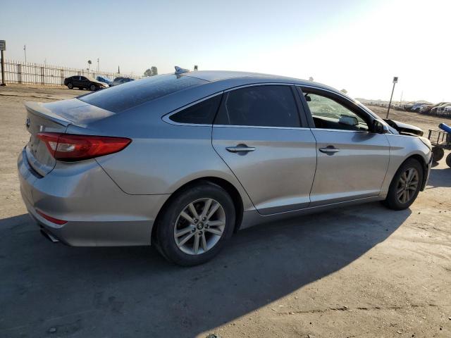 VIN 5NPE24AF9FH003856 2015 Hyundai Sonata, SE no.3