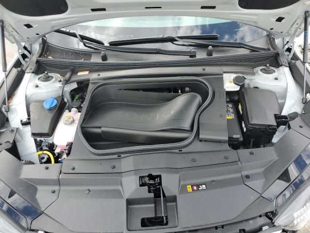 2023 HYUNDAI IONIQ 6 SE - KMHM34ACXPA024329