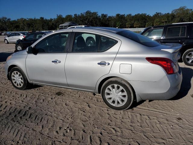 VIN 3N1CN7APXDL877268 2013 Nissan Versa, S no.2