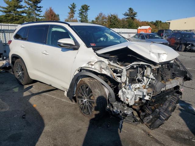 VIN 5TDJZRFH5HS371112 2017 Toyota Highlander, SE no.4