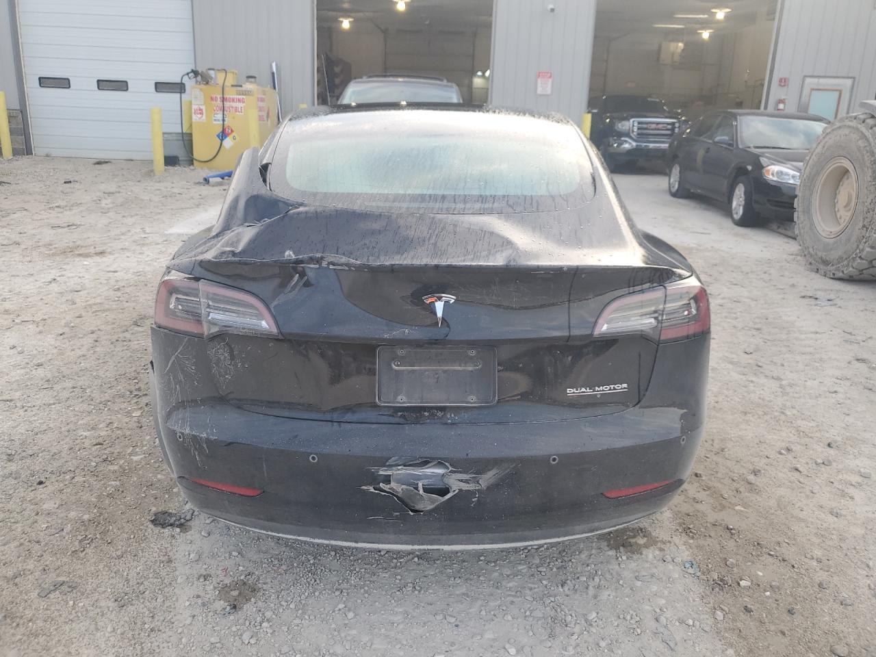 Lot #3033099021 2019 TESLA MODEL 3