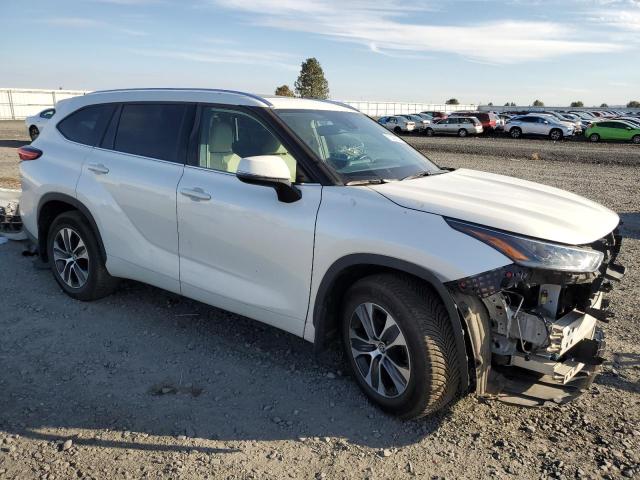 VIN 5TDHZRBH4MS071897 2021 Toyota Highlander, Xle no.4