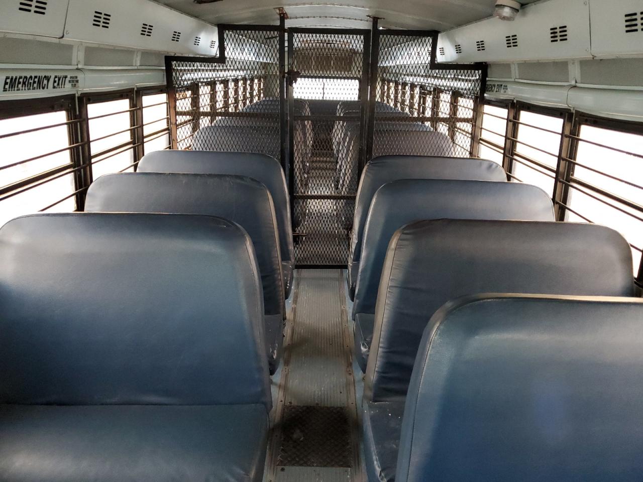 Lot #2940726561 2005 THOMAS SCHOOL BUS