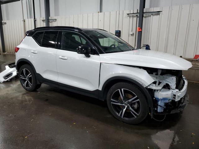 VIN YV4162UM7N2668558 2022 Volvo XC40, T5 R-Design no.4