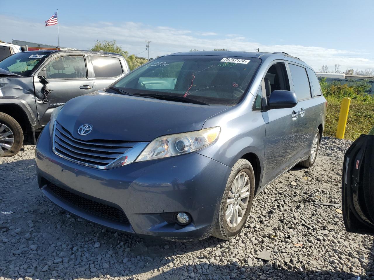 Lot #2953130664 2015 TOYOTA SIENNA XLE