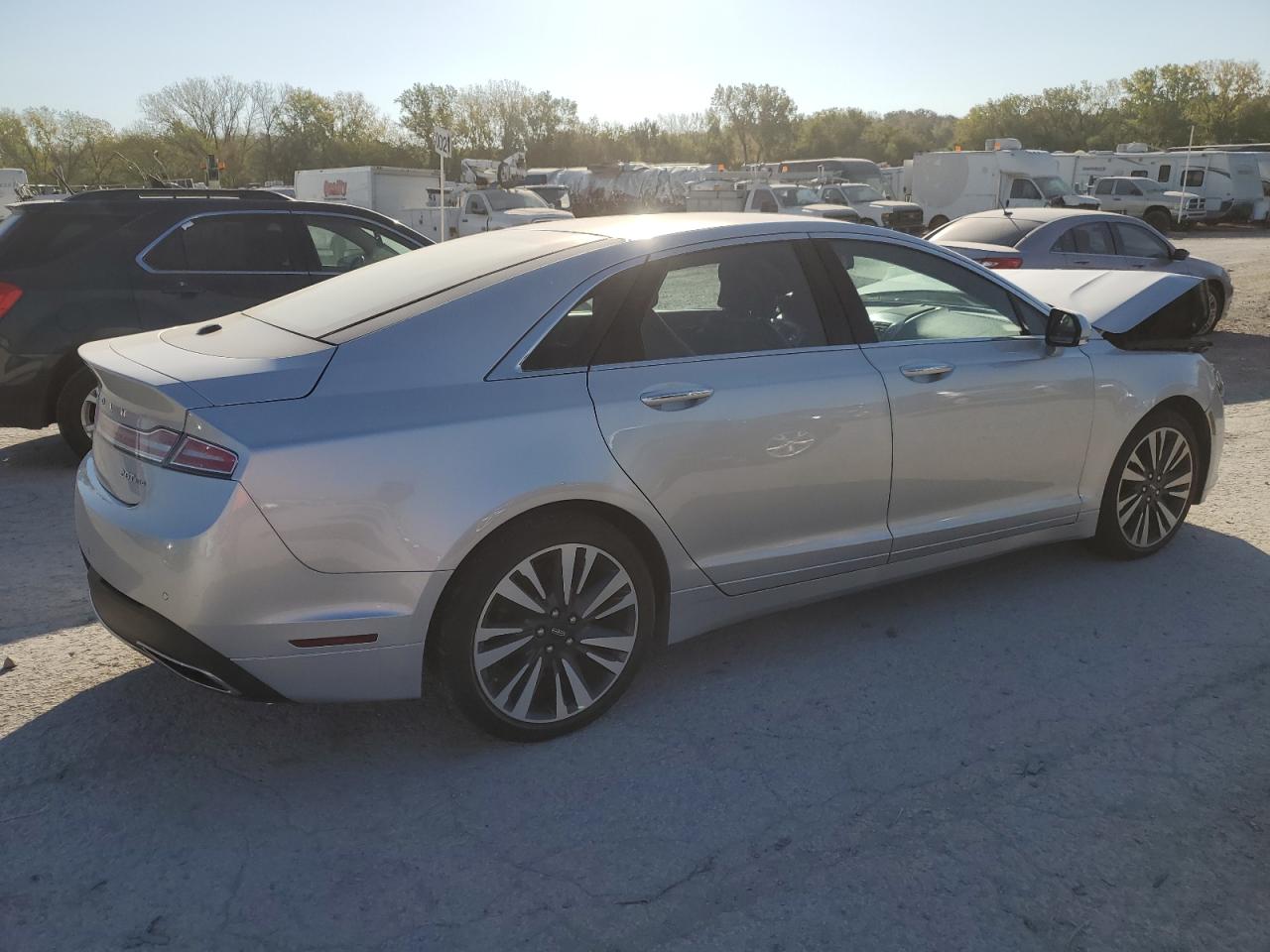 Lot #2926390002 2017 LINCOLN MKZ RESERV