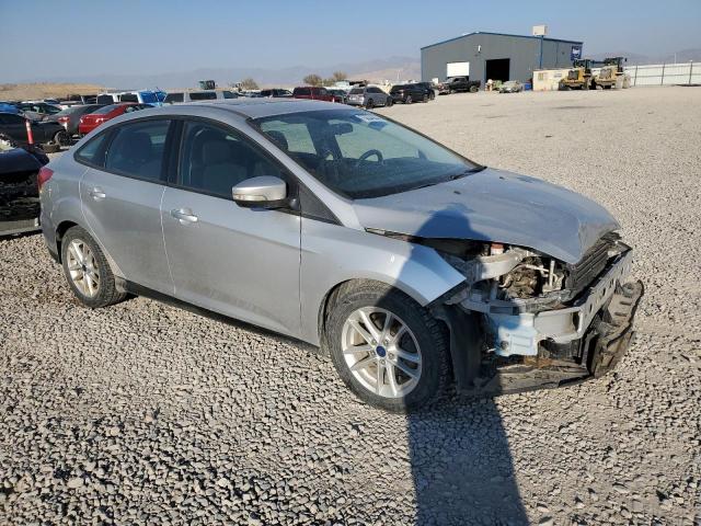 VIN 1FADP3F28FL207210 2015 Ford Focus, SE no.4