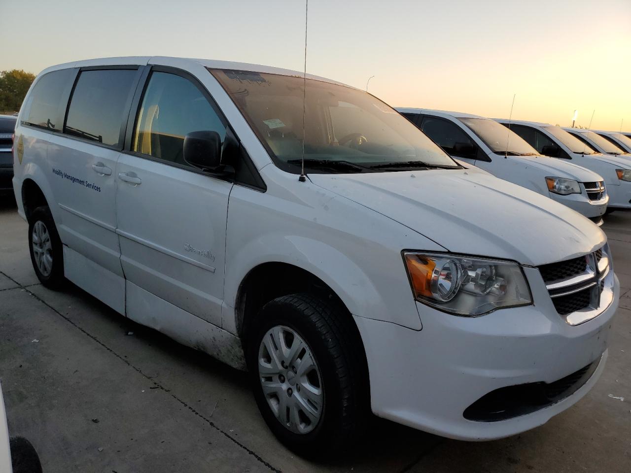 Lot #2924041086 2017 DODGE GRAND CARA