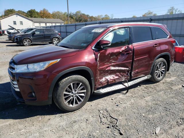 VIN 5TDJZRFH5JS811982 2018 Toyota Highlander, SE no.1