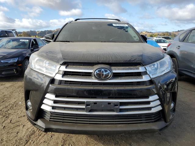 VIN 5TDJZRFH0KS587649 2019 Toyota Highlander, SE no.5