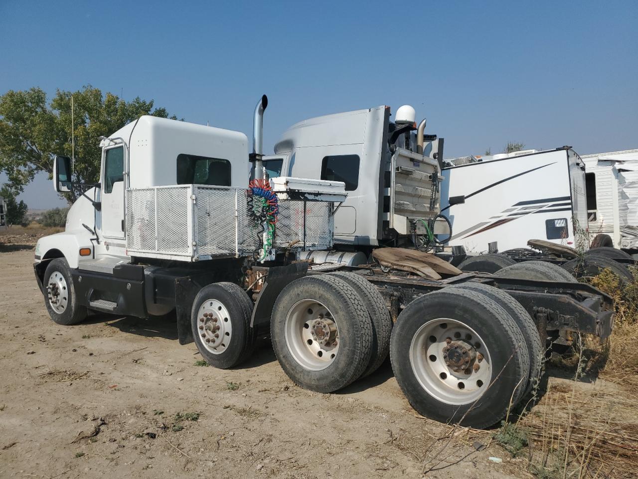 Lot #2923436879 2004 KENWORTH CONSTRUCTI