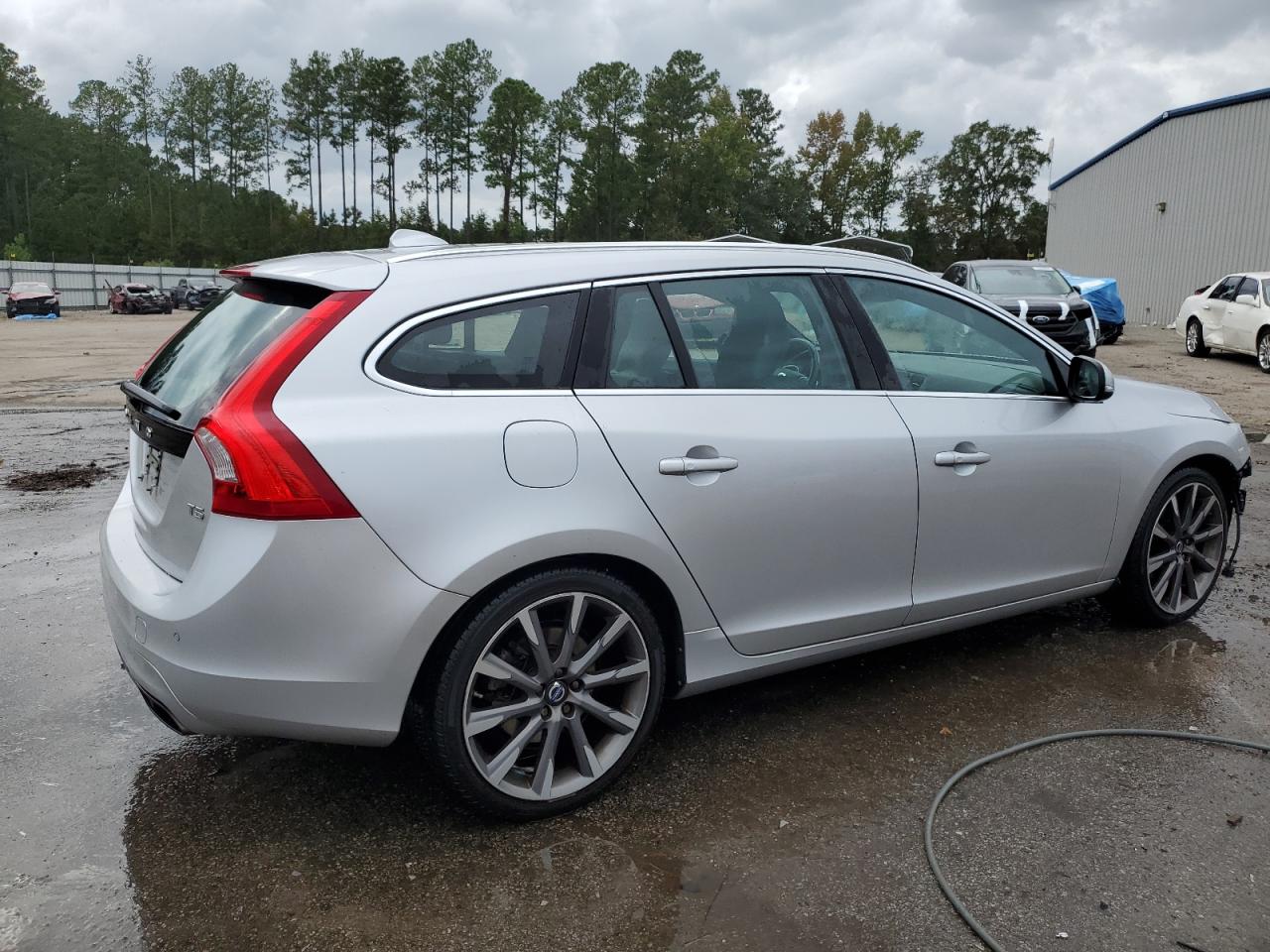 Lot #2907658622 2015 VOLVO V60 PREMIE