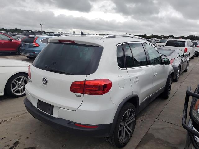 VIN WVGVV7AX9HK010744 2017 Volkswagen Tiguan, Sel no.3