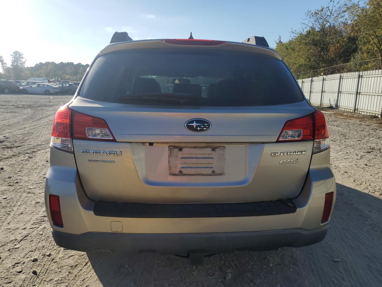 Lot #2972216201 2014 SUBARU OUTBACK 2.