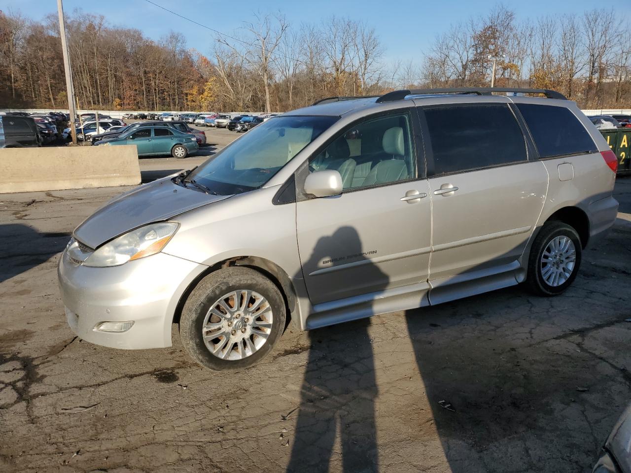 Lot #2955241658 2009 TOYOTA SIENNA XLE