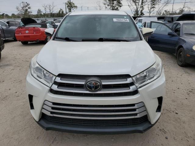 VIN 5TDZARFH4JS038917 2018 Toyota Highlander, LE no.5