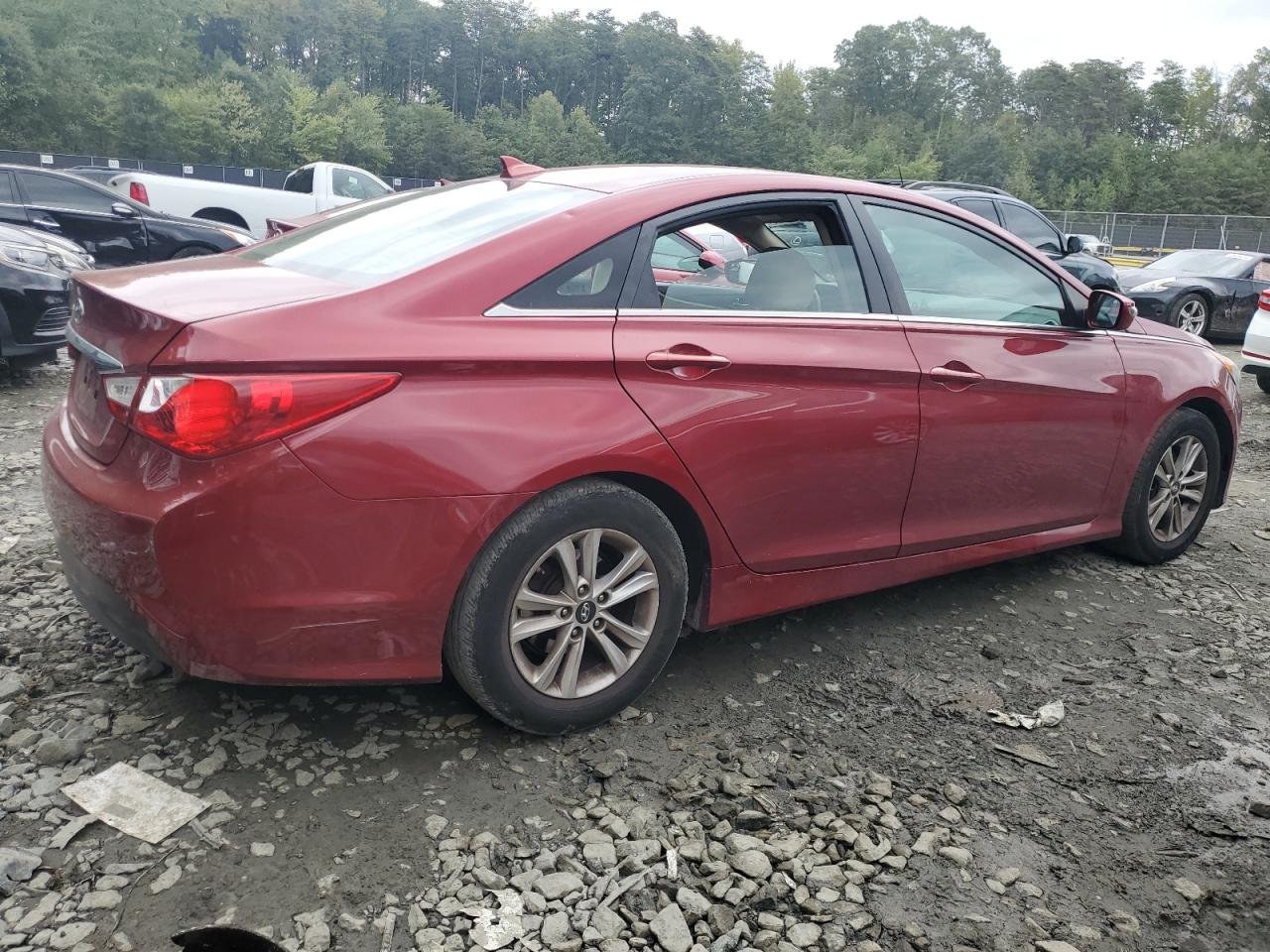 Lot #2943121450 2014 HYUNDAI SONATA GLS