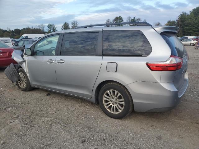 VIN 5TDYK3DC8FS675054 2015 Toyota Sienna, Xle no.2