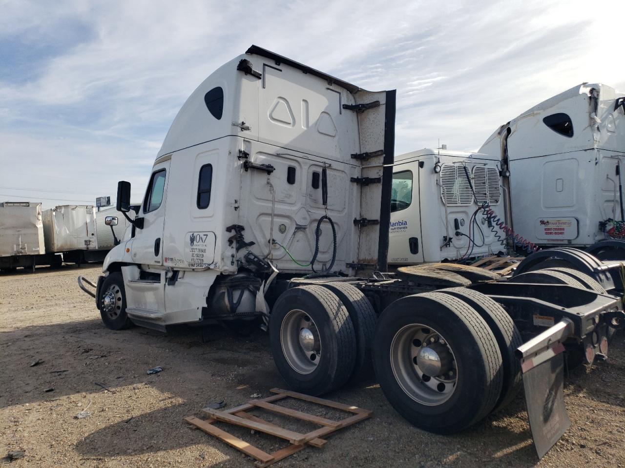 Lot #2993929312 2017 FREIGHTLINER CASCADIA 1