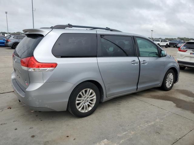 VIN 5TDYK3DC9ES432481 2014 Toyota Sienna, Xle no.3