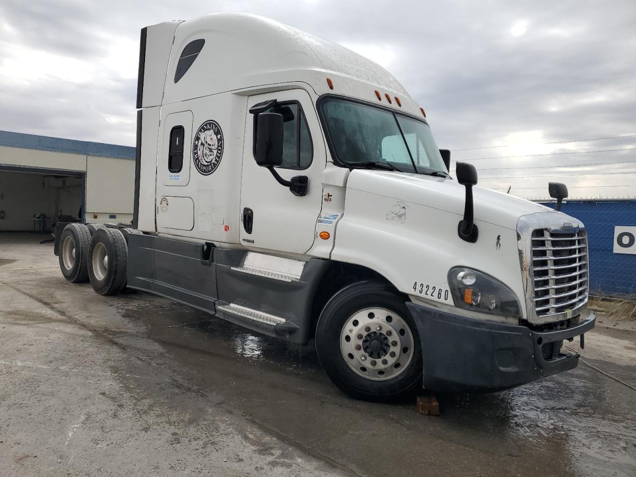 Lot #2964142848 2018 FREIGHTLINER CASCADIA 1