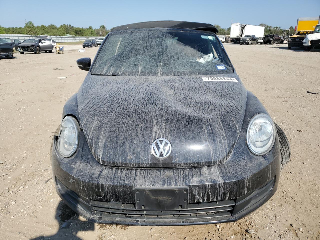 Lot #2991769190 2015 VOLKSWAGEN BEETLE 1.8