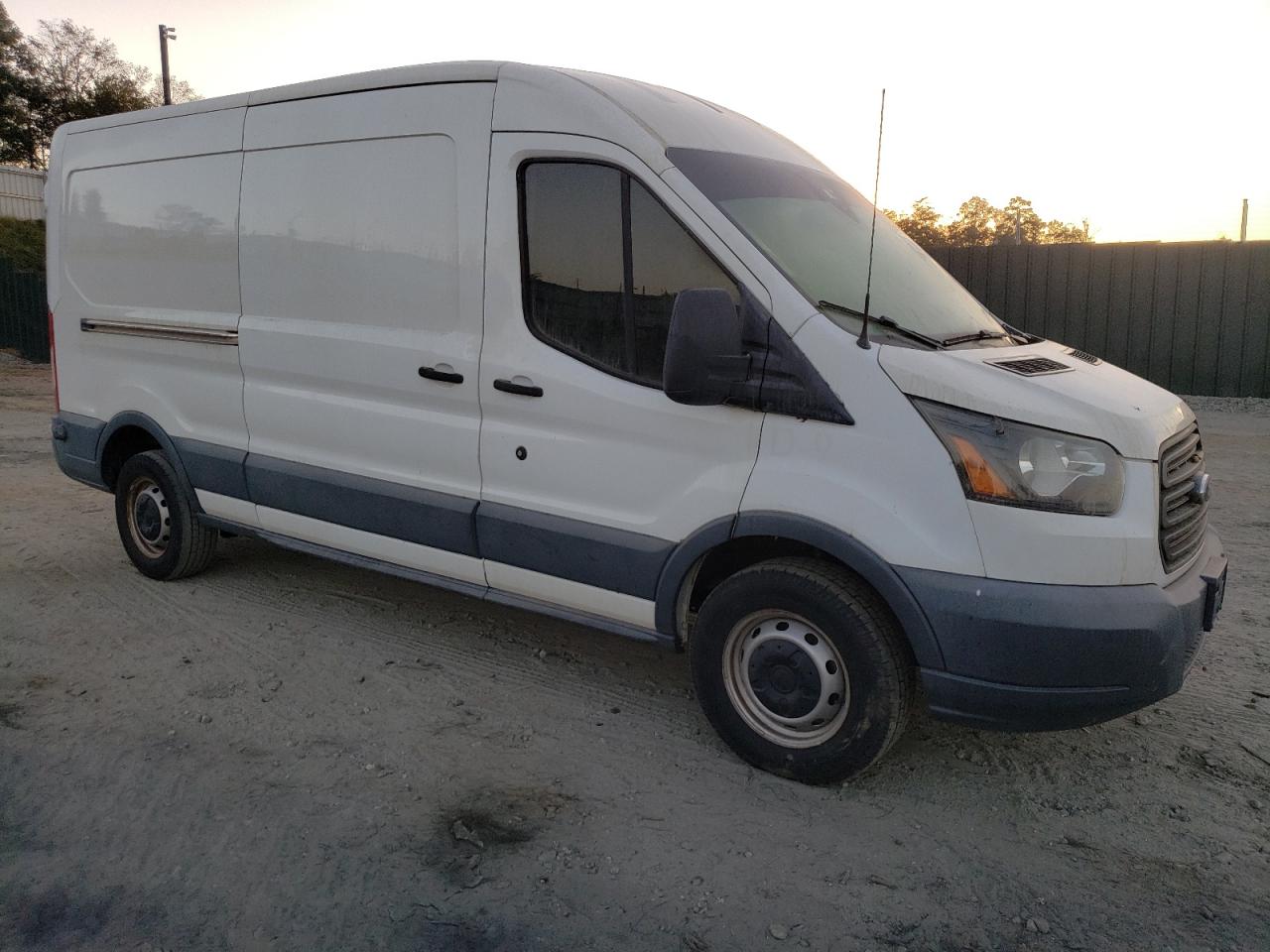 Lot #2938164946 2016 FORD TRANSIT T-