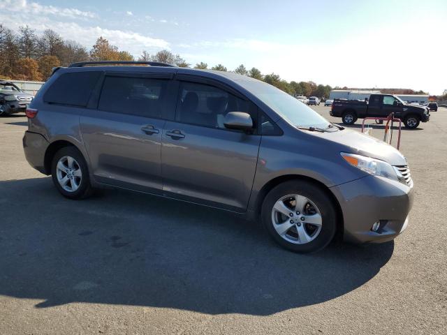 VIN 5TDKK3DC8GS718184 2016 Toyota Sienna, LE no.4