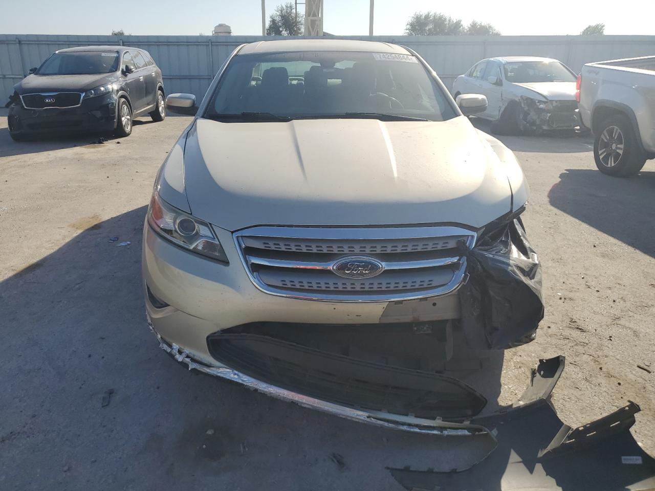 Lot #2910032825 2010 FORD TAURUS SEL