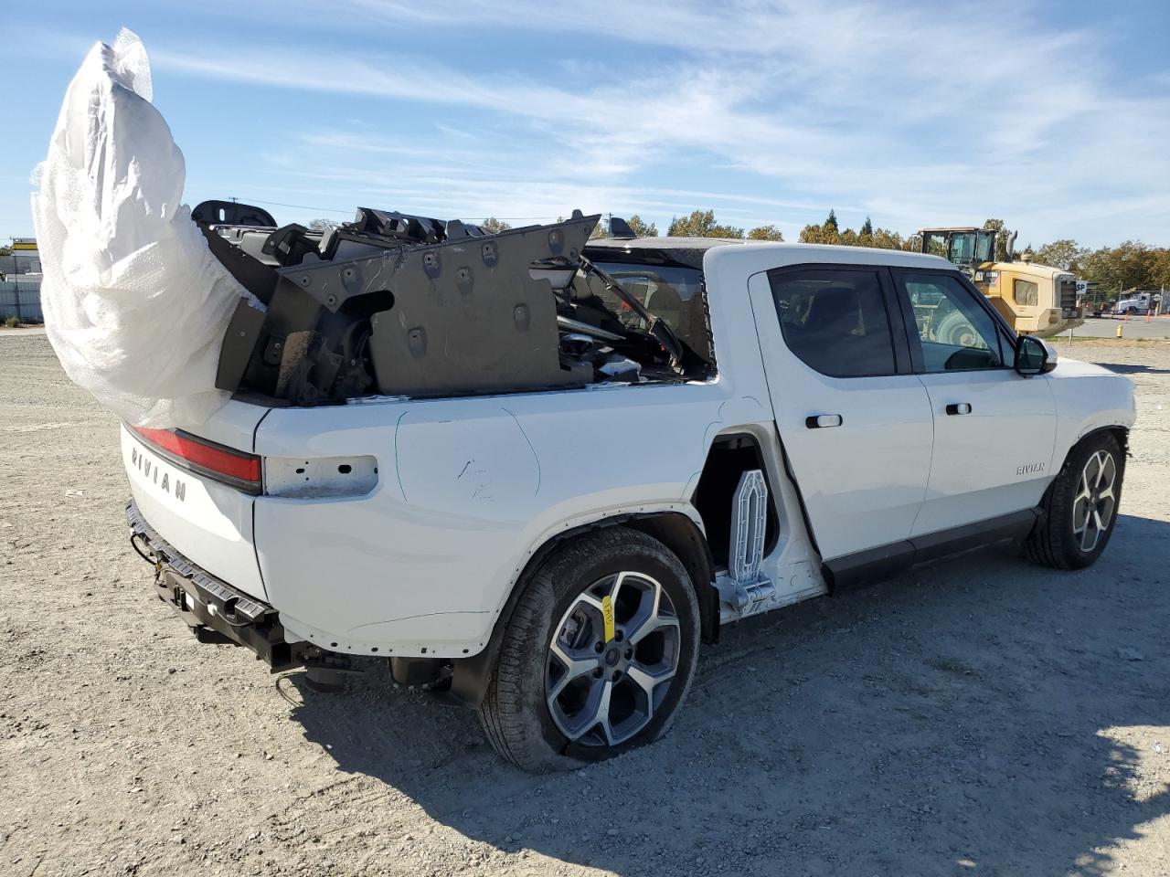 Lot #2960381845 2024 RIVIAN R1T ADVENT