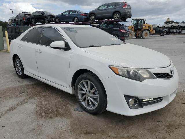 Vin: 4t1bf1fk4eu376282, lot: 75700584, toyota camry l 20144