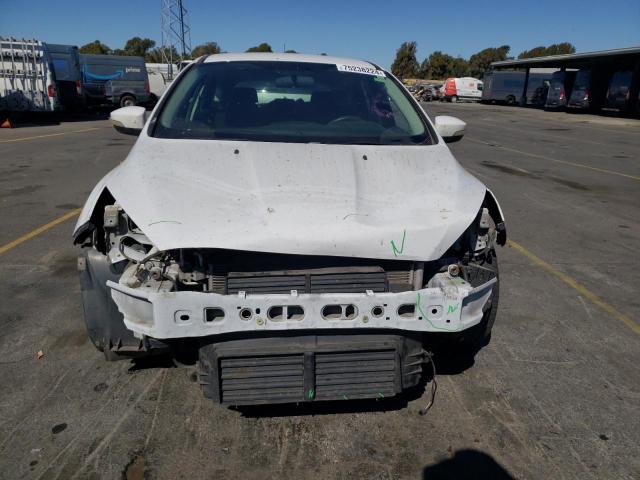 VIN 1FADP3K28GL319982 2016 Ford Focus, SE no.5