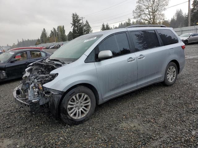 VIN 5TDYK3DC8FS677208 2015 Toyota Sienna, Xle no.1