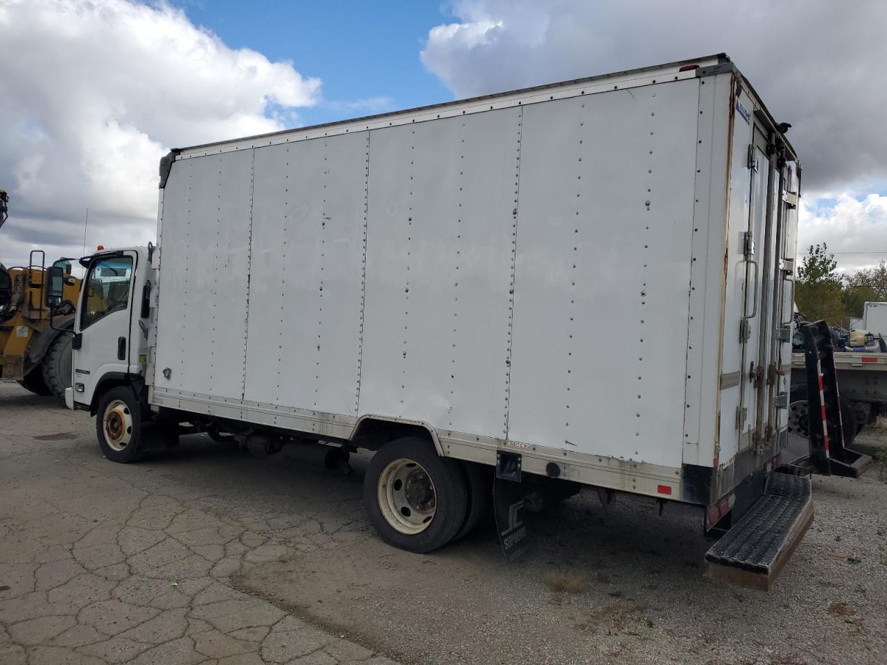 Lot #2918704837 2016 ISUZU NPR HD