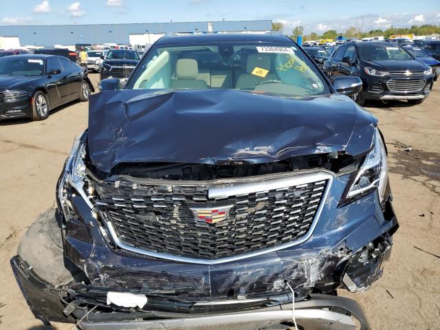 VIN 1GYKNDRS7NZ111986 2022 Cadillac XT5, Premium Lu... no.5