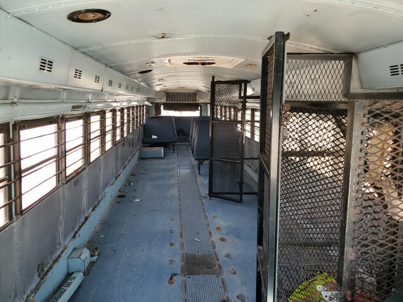 Lot #2940726566 2005 THOMAS SCHOOL BUS