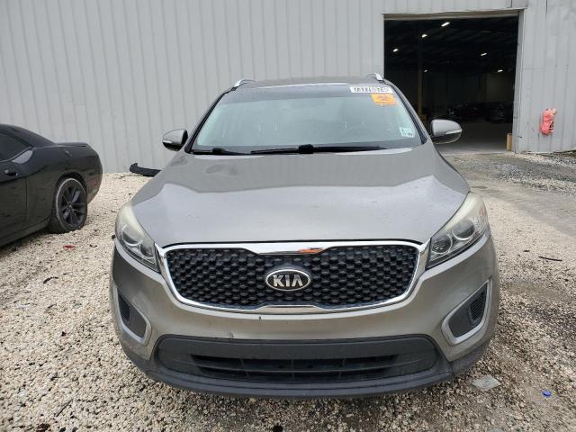 VIN 5XYPG4A50GG129338 2016 KIA Sorento, LX no.5