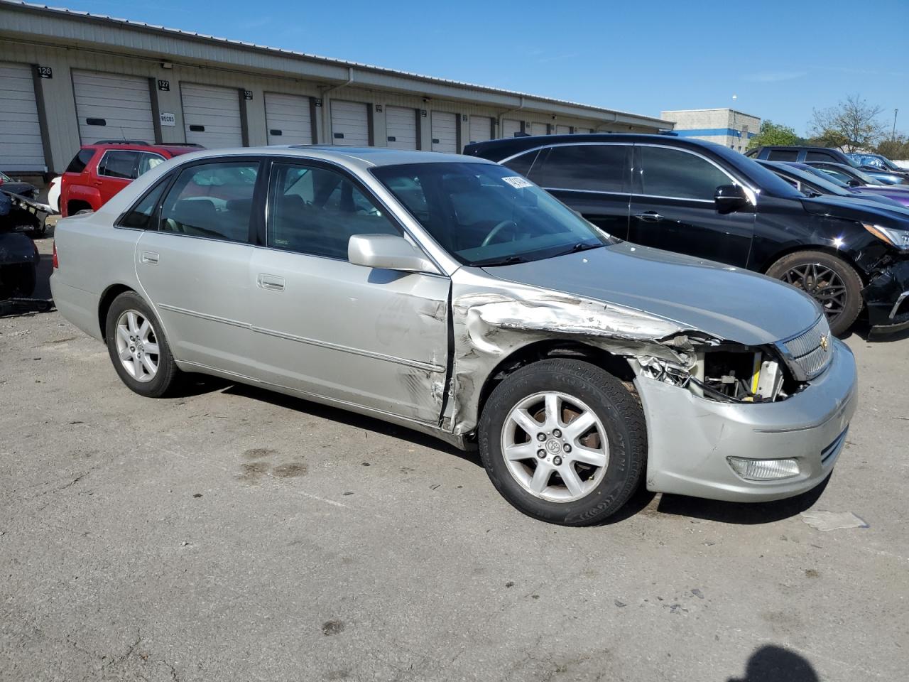 Lot #2921779529 2002 TOYOTA AVALON XL