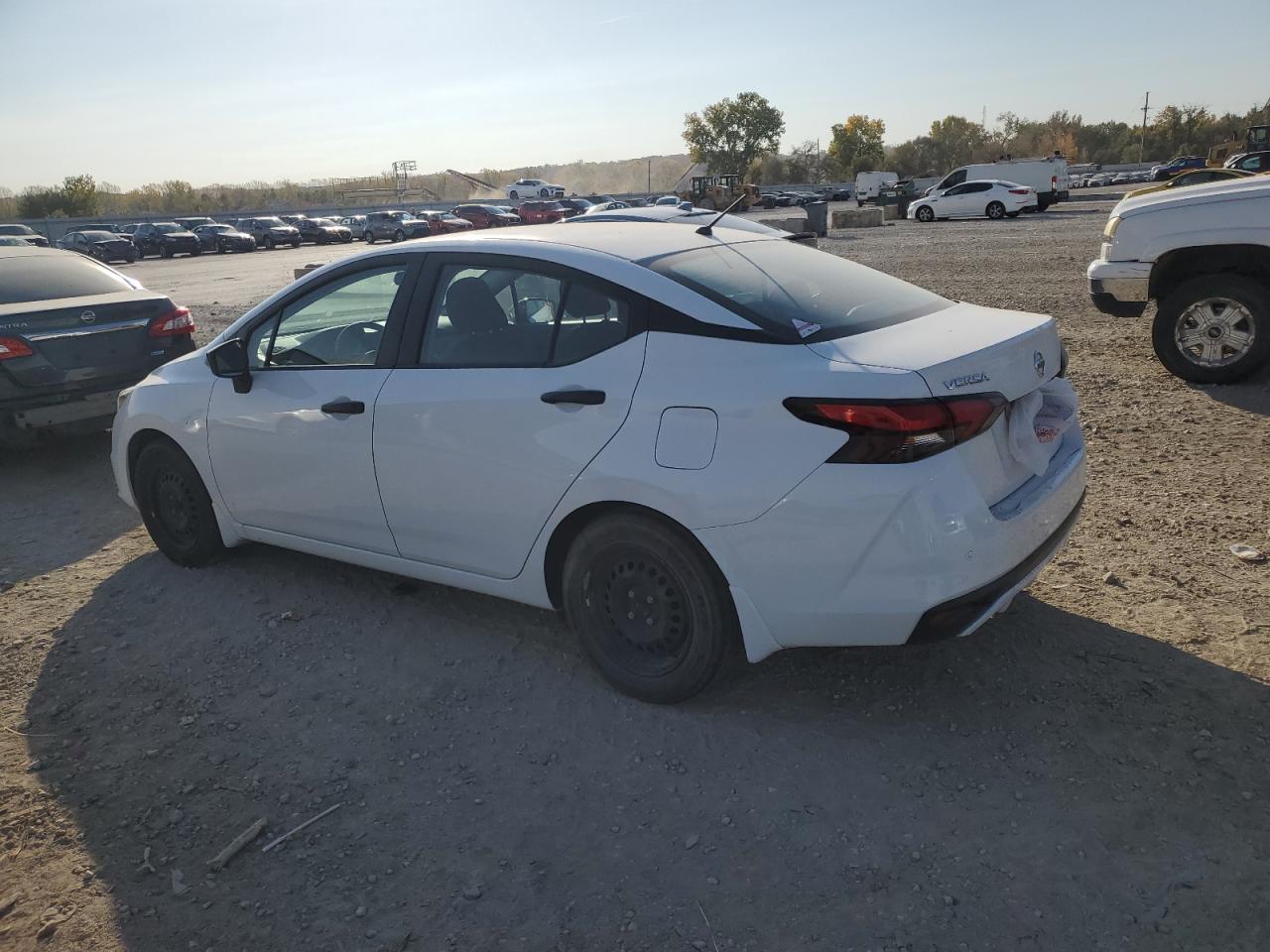 Lot #3051458285 2020 NISSAN VERSA S