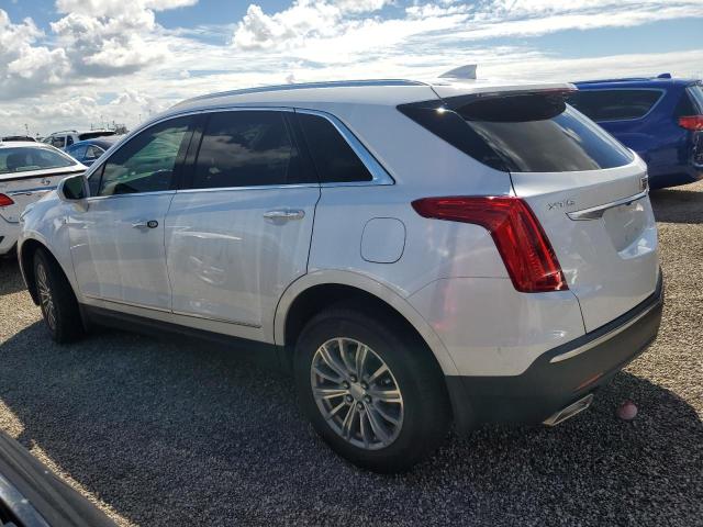 VIN 1GYKNCRS8KZ134618 2019 Cadillac XT5, Luxury no.2