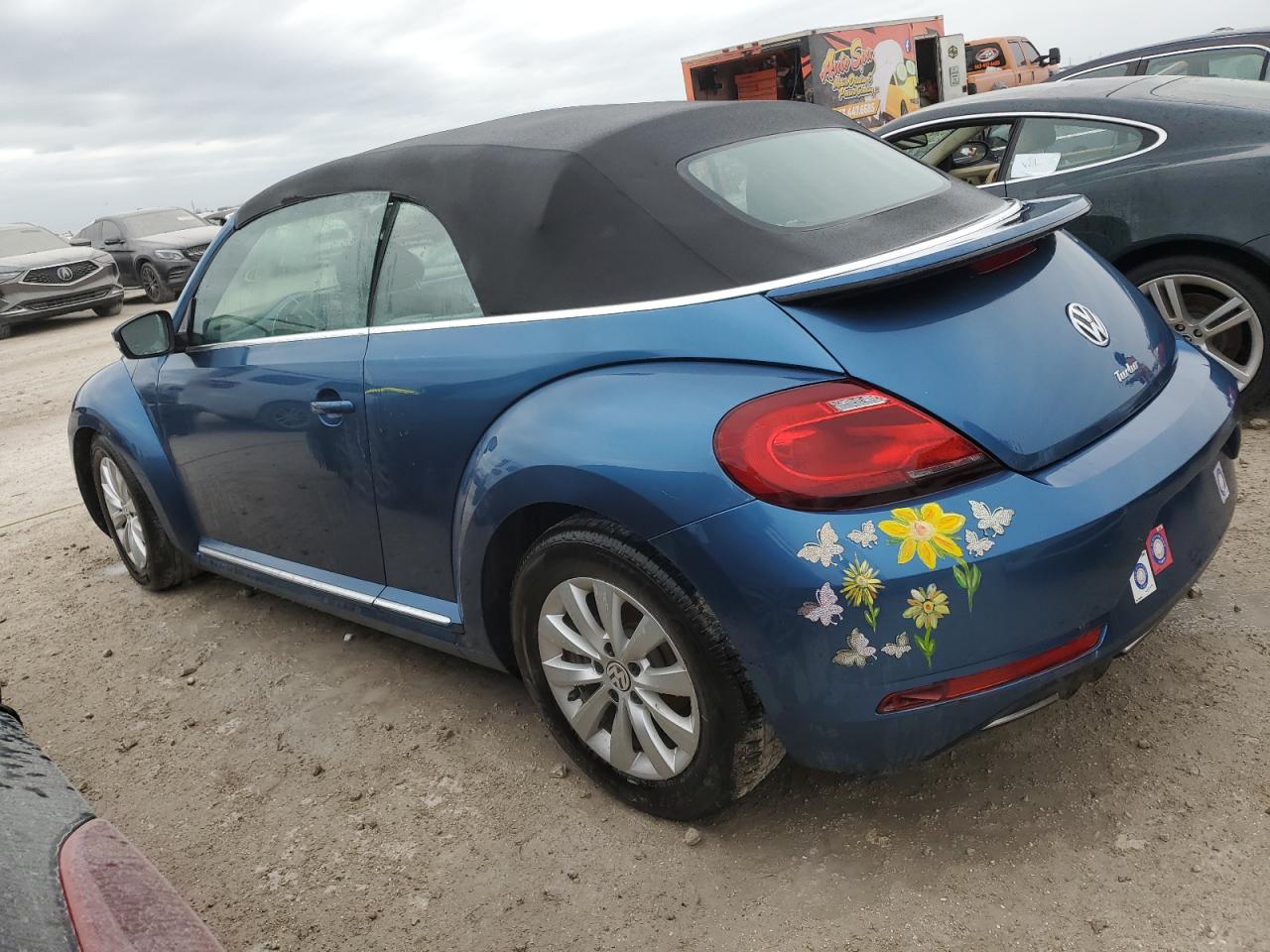 Lot #2937887900 2019 VOLKSWAGEN BEETLE S