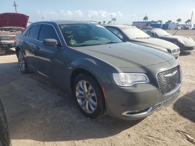 VIN 2C3CCARG6KH676403 2019 Chrysler 300, Touring no.4