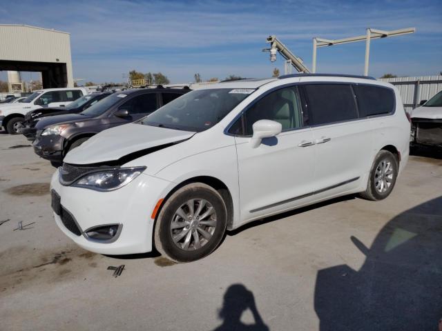 VIN 2C4RC1EG9JR317261 2018 CHRYSLER PACIFICA no.1