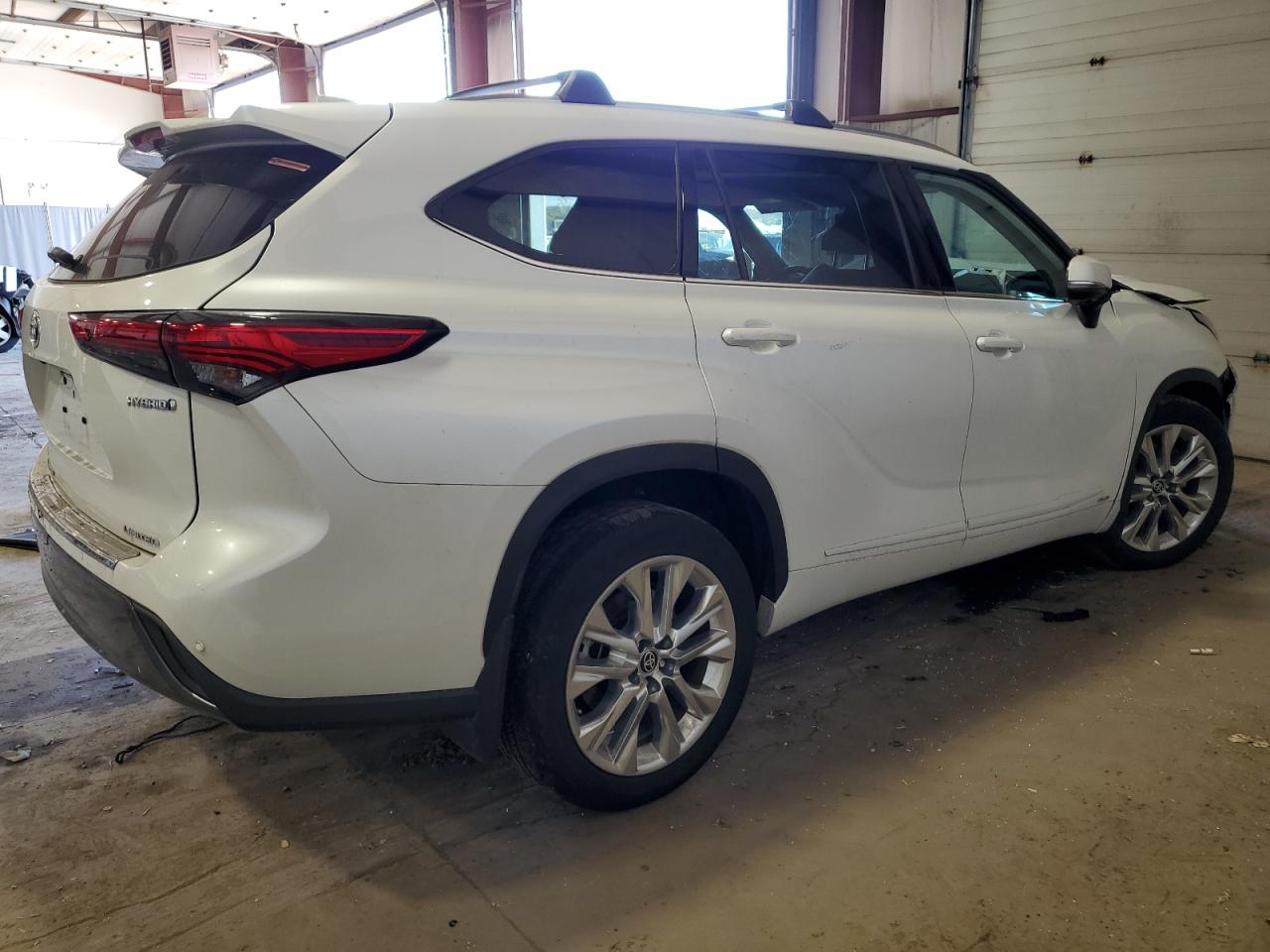 Lot #2979326747 2023 TOYOTA HIGHLANDER