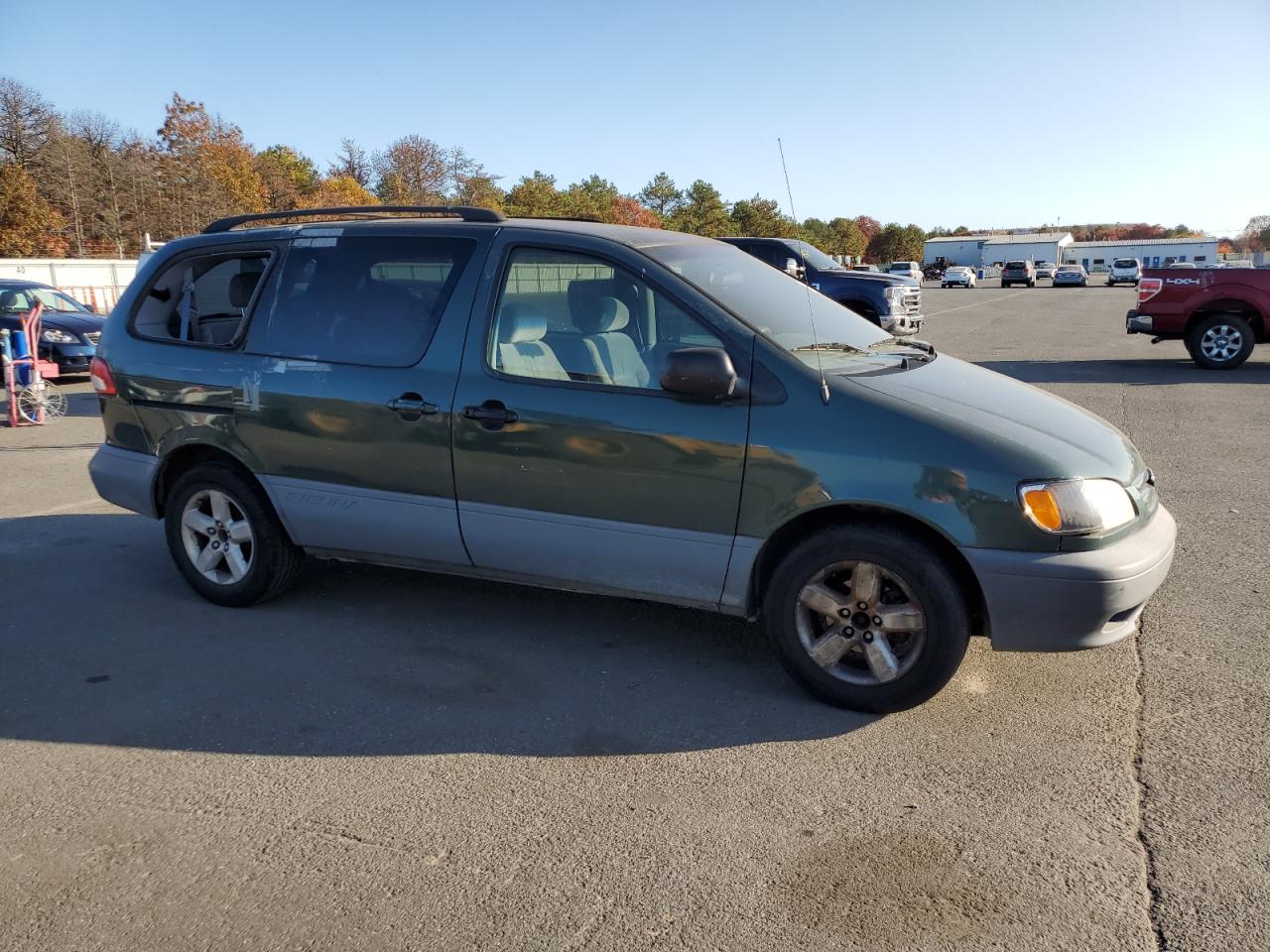 Lot #3034284078 2002 TOYOTA SIENNA LE