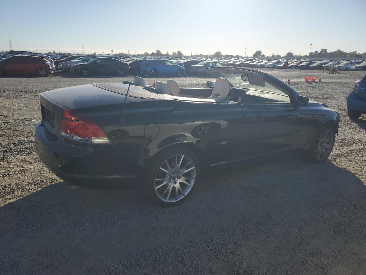 Lot #3034257104 2006 VOLVO C70 T5