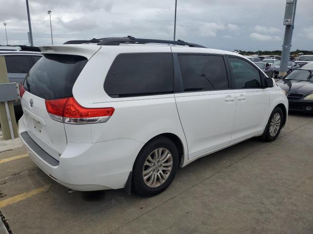 VIN 5TDYK3DCXES427130 2014 Toyota Sienna, Xle no.3