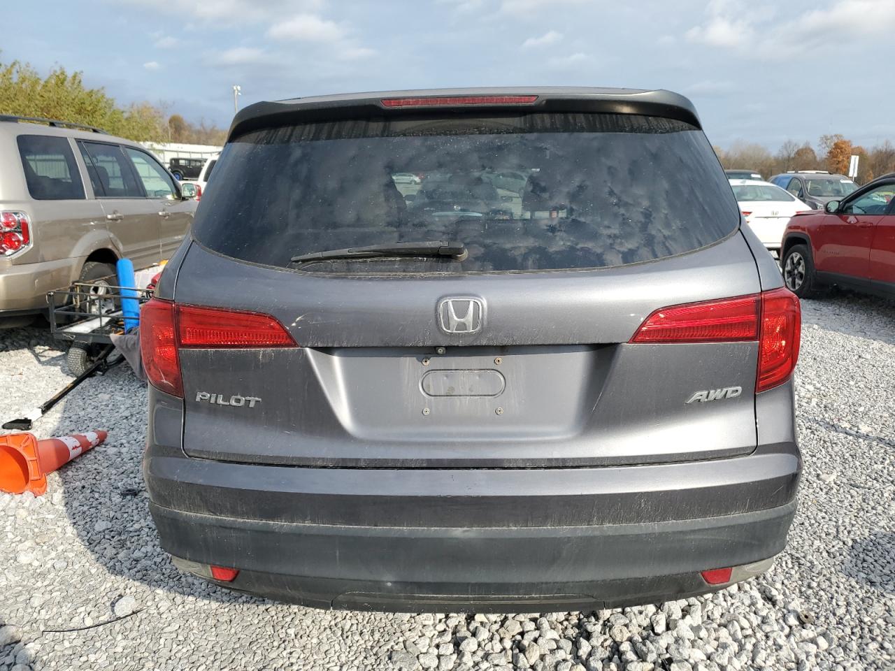 Lot #3033176201 2016 HONDA PILOT LX